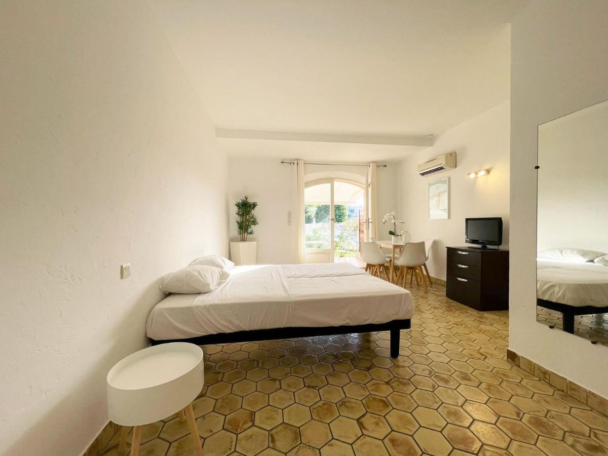 Studio 2 - Les Suites De Robinson - Residence Avec Piscine En Bord De Siagne, A מאנדליה-לה-נאפול מראה חיצוני תמונה
